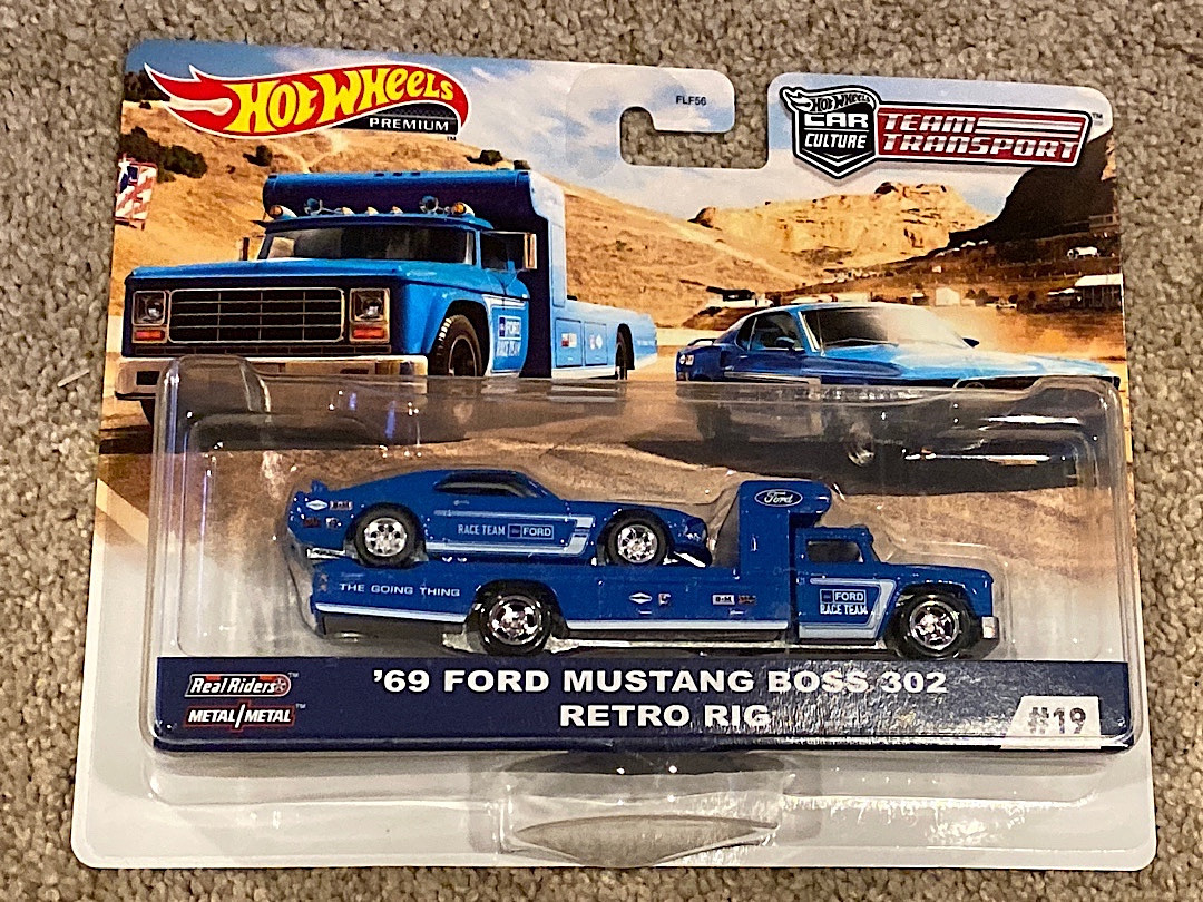 Hot Wheels Car Culture Team Transport '69 FORD MUSTANG BOSS 302 & RETRO RIG